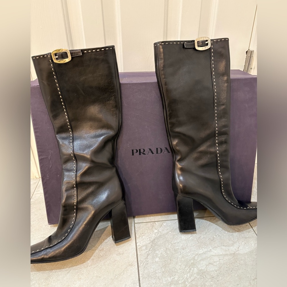 prada nappa buckle nero boots
European size 39
US size 8.5